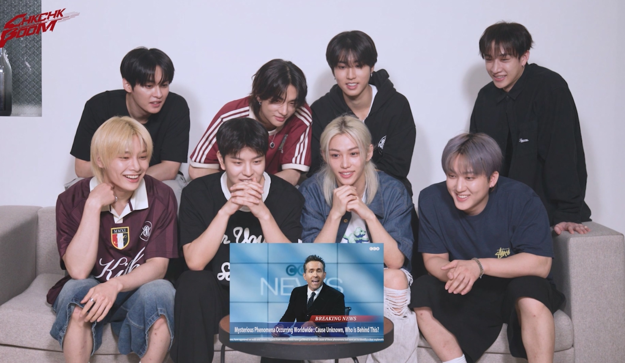 Stray Kids con Deadpool y Lobezno en Chk Chk Boom